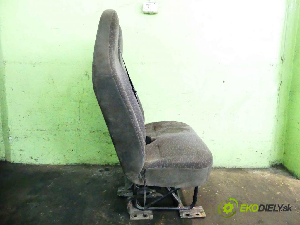 Ford Transit 2000-2006 2.0 tddi 85 HP manual 62,5 kW 1998 cm3 5- Sedačka pravý  (Sedačky, sedadlá)