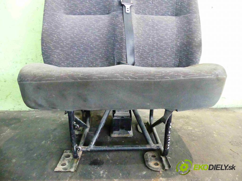 Ford Transit 2000-2006 2.0 tddi 85 HP manual 62,5 kW 1998 cm3 5- Sedačka pravý  (Sedačky, sedadlá)