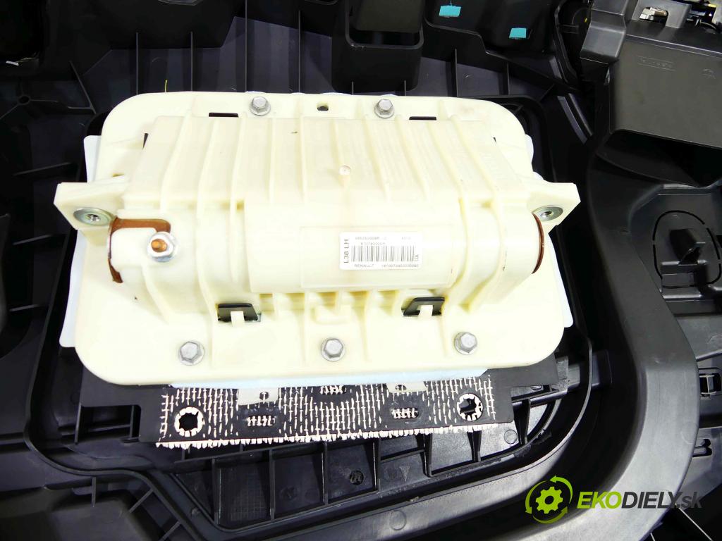 Renault Fluence 1.6 16V 110 HP manual 81 kW 1598 cm3 4- kokpit,pristrojová doska rozdeľovacia