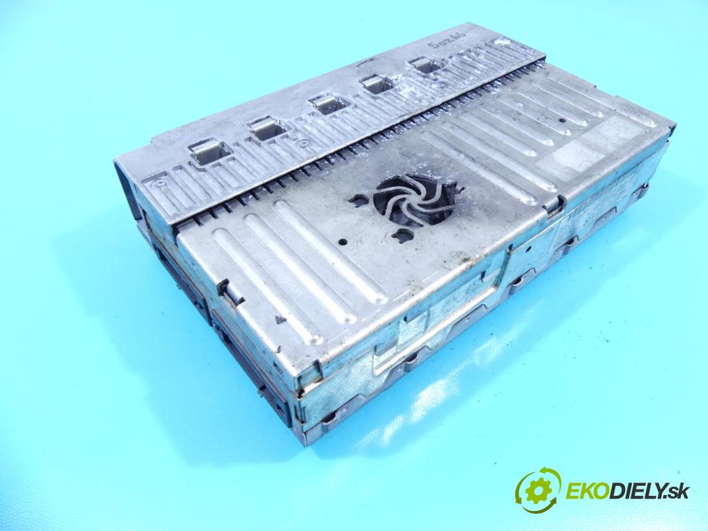 Mercedes S W221 2005-2013 3.0 cdi 235 HP automatic 173 kW 2987 cm3 4- Zesilovač: A2218701789 (Zosilňovače)