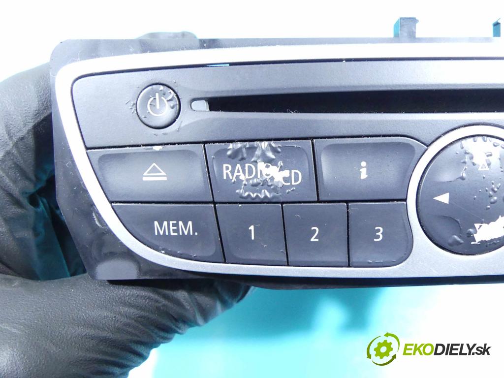 Renault Fluence 1.6 16V 110 HP manual 81 kW 1598 cm3 4- Radio originál 281150030R