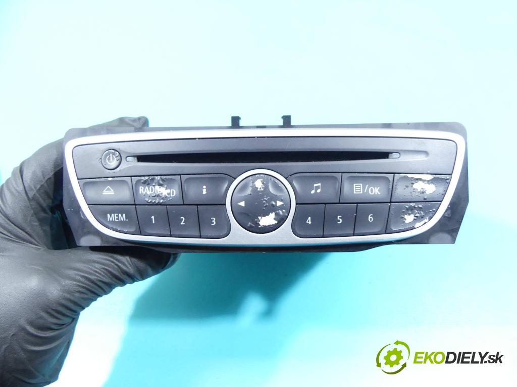 Renault Fluence 1.6 16V 110 HP manual 81 kW 1598 cm3 4- Radio originál 281150030R