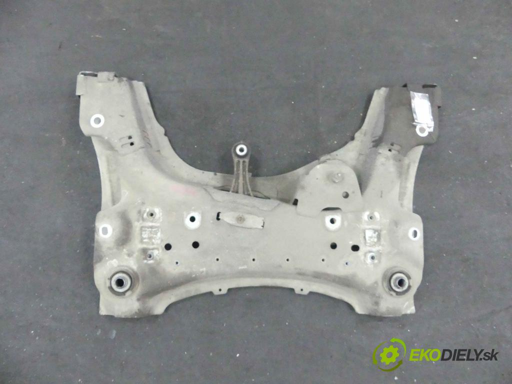 Renault Fluence 1.6 16V 110 hp manual 81 kW 1598 cm3 4- výztuha motoru 