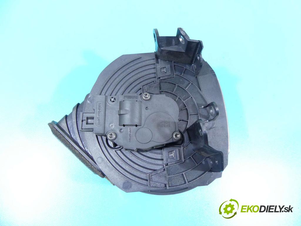 Jaguar XF I X250 2007-2015 3.0 TD V6 211KM automatic 155 kW 2993 cm3 4- Mřížka: kúrenia stredová 8X23-19K617-BJ (Mriežky kúrenia (fukáre))