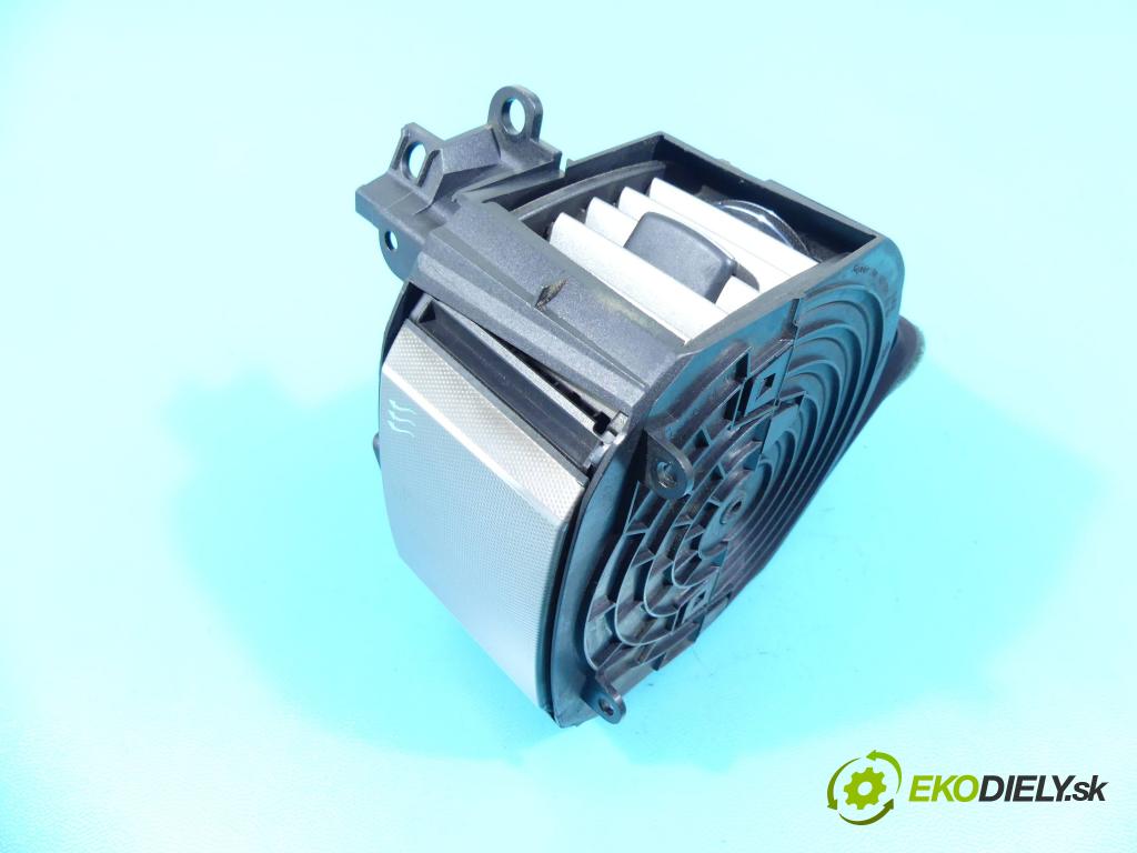 Jaguar XF I X250 2007-2015 3.0 TD V6 211KM automatic 155 kW 2993 cm3 4- Mřížka: kúrenia stredová 8X23-19K617-BJ (Mriežky kúrenia (fukáre))