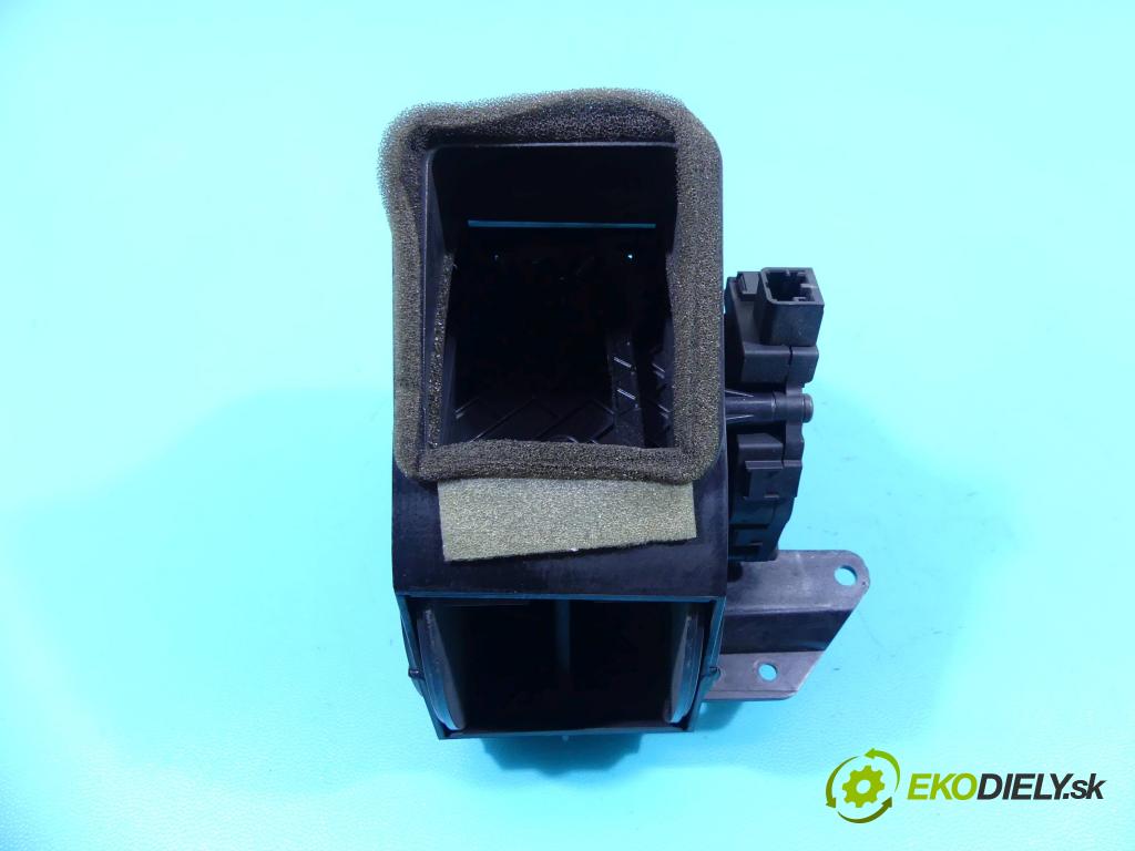 Jaguar XF I X250 2007-2015 3.0 TD V6 211KM automatic 155 kW 2993 cm3 4- Mřížka: kúrenia stredová 8X23-19K617-BJ (Mriežky kúrenia (fukáre))