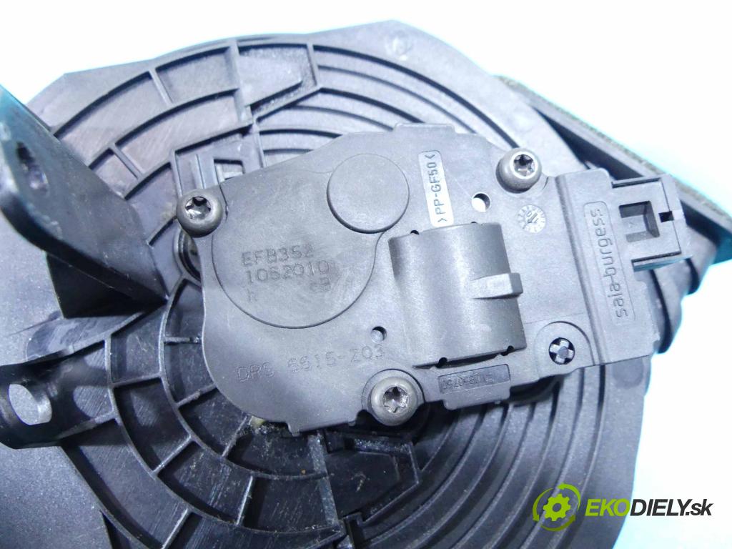 Jaguar XF I X250 2007-2015 3.0 TD V6 211KM automatic 155 kW 2993 cm3 4- Mřížka: kúrenia stredová 8X23-19K617-BJ (Mriežky kúrenia (fukáre))