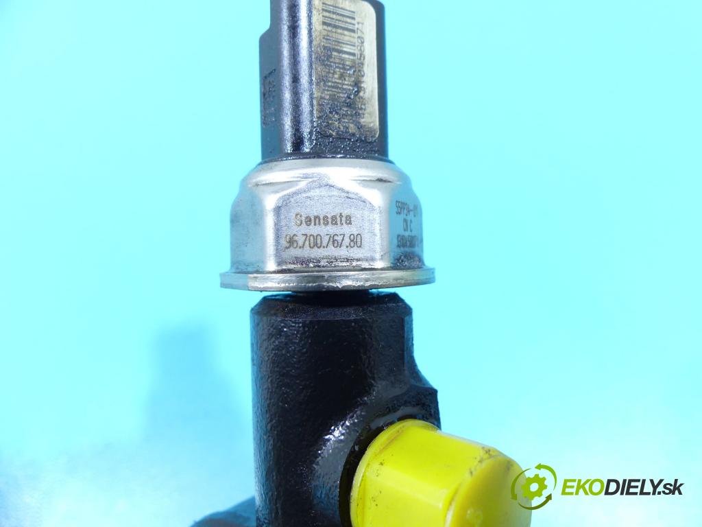 Volvo V40 II 2012-2019 1.6 D2 114 HP manual 84 kW 1560 cm3 5- lišta vstrekovacia 9685297580 (Vstrekovacie lišty)