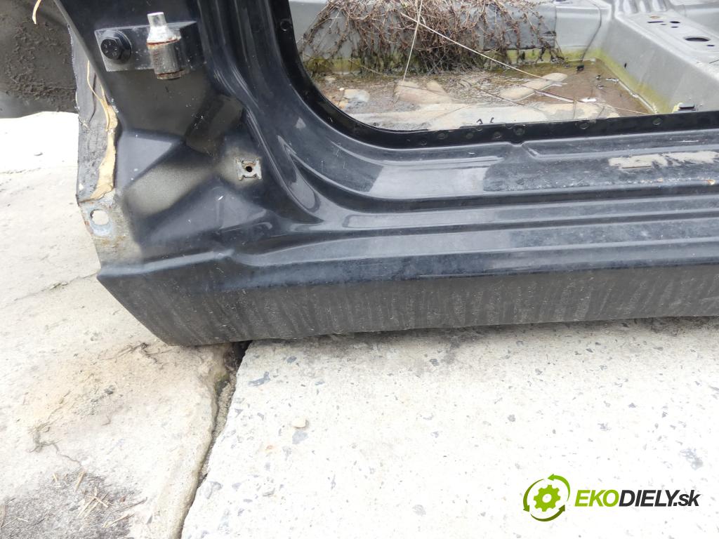 Fiat 500 2007-2020 1.2 69KM manual 51 kW 1242 cm3 3- práh levý  (Ostatní)