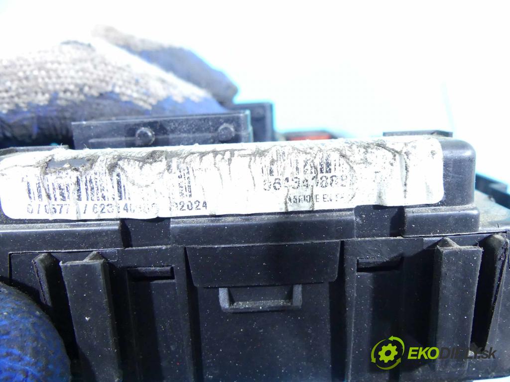 Citroen C5 I 2001-2008 2.0 hdi 109 hp manual 80 kW 1997 cm3 4- řídící jednotka S118470003E