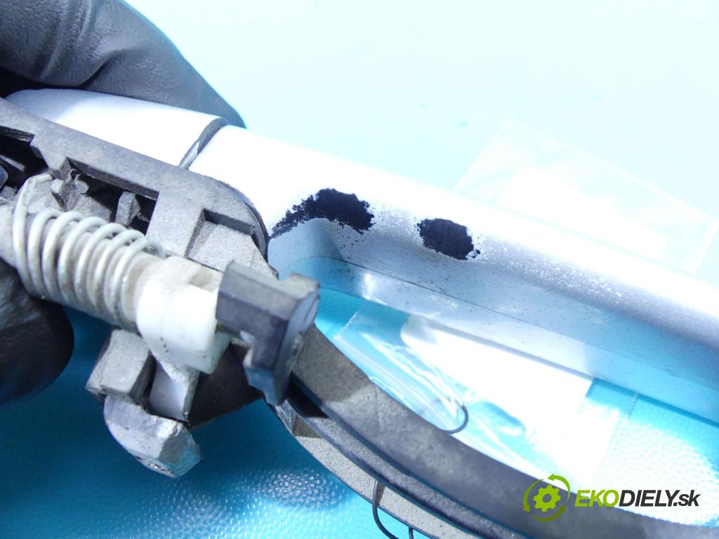 Peugeot 307 1.6 hdi 90 HP manual 66,2 kW 1560 cm3 5- rukoväť predné ľavé mimo: 9634768380 (Vonkajšie predné ľavé)