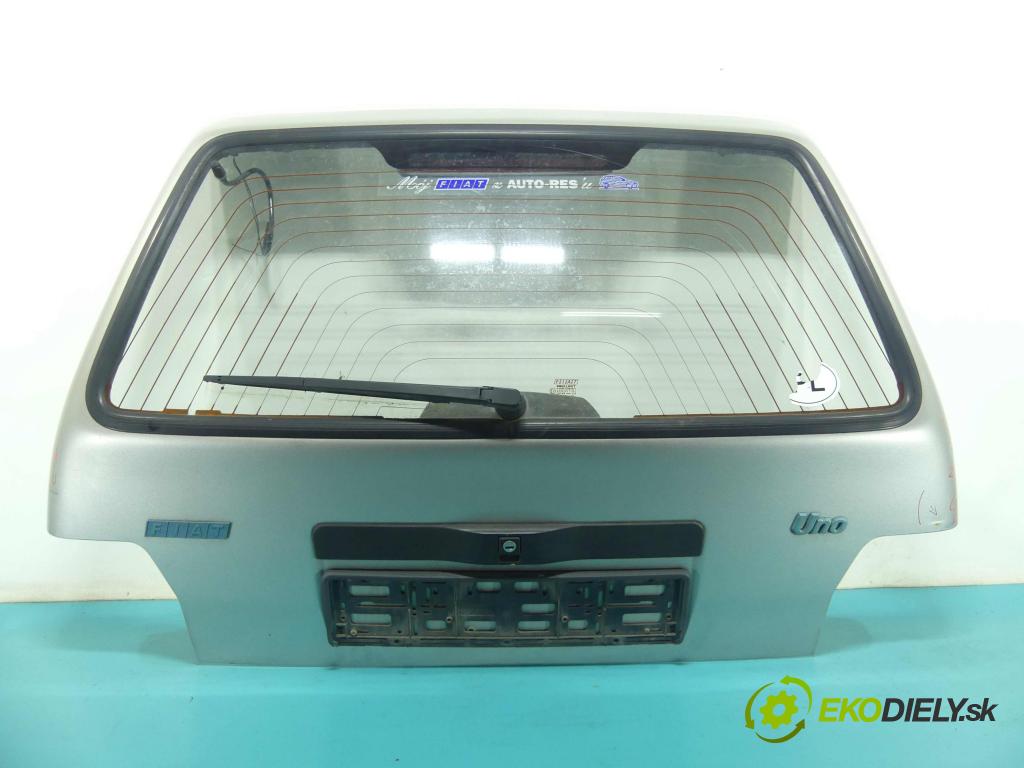 Fiat Uno 0.9 39 hp manual 29 kW 899 cm3 5- zadní kufrové dveře  (Zadní kapoty)
