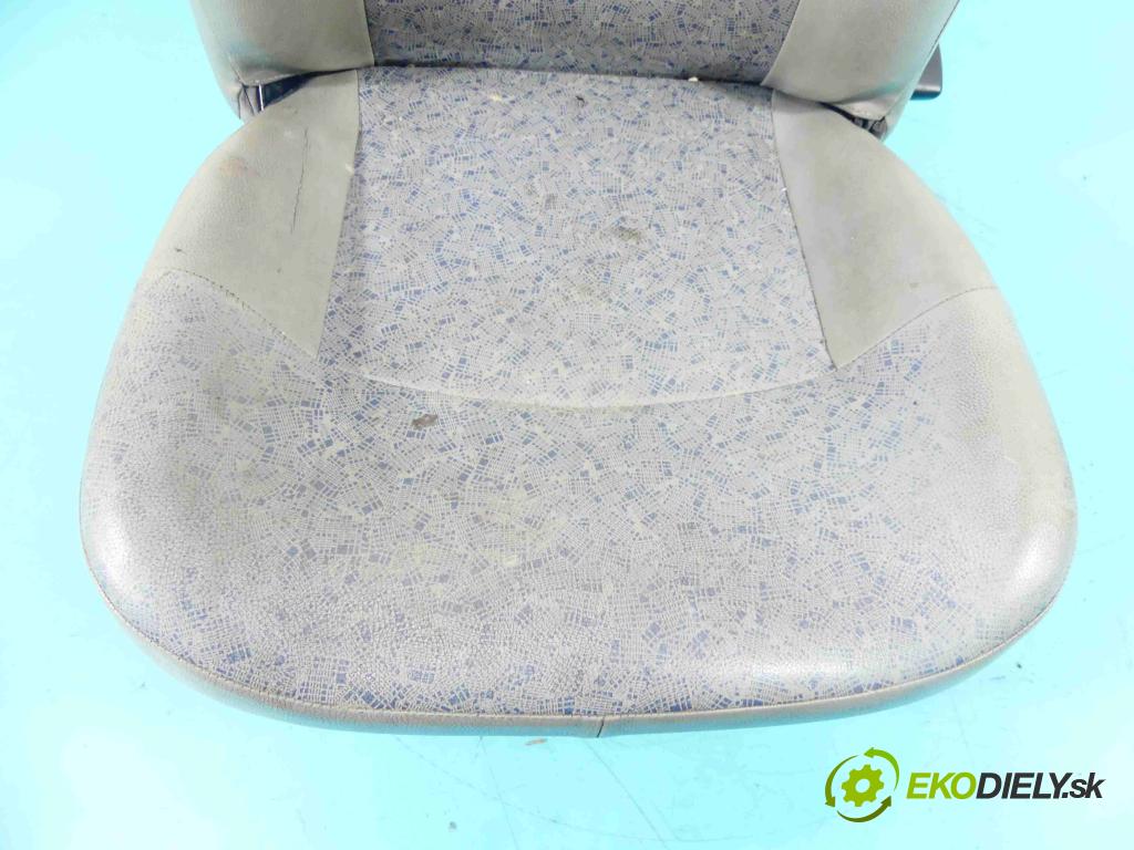 Renault Kangoo I 1998-2008 1.5 dci 65 HP manual 48 kW 1461 cm3 5- Sedačka pravý  (Sedačky, sedadlá)