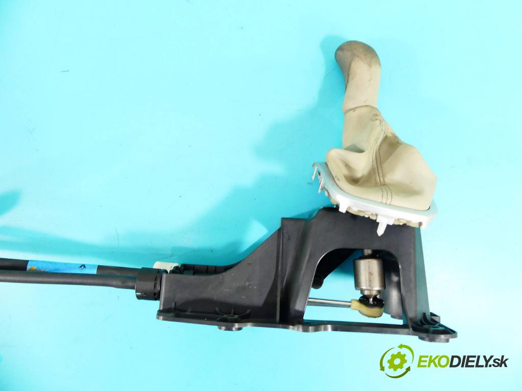 Renault Fluence 1.6 16V 110 HP manual 81 kW 1598 cm3 4- Páka: Změny: stupeň,rýchlosť 8200779125 (Rýchlostné páky / kulisy)