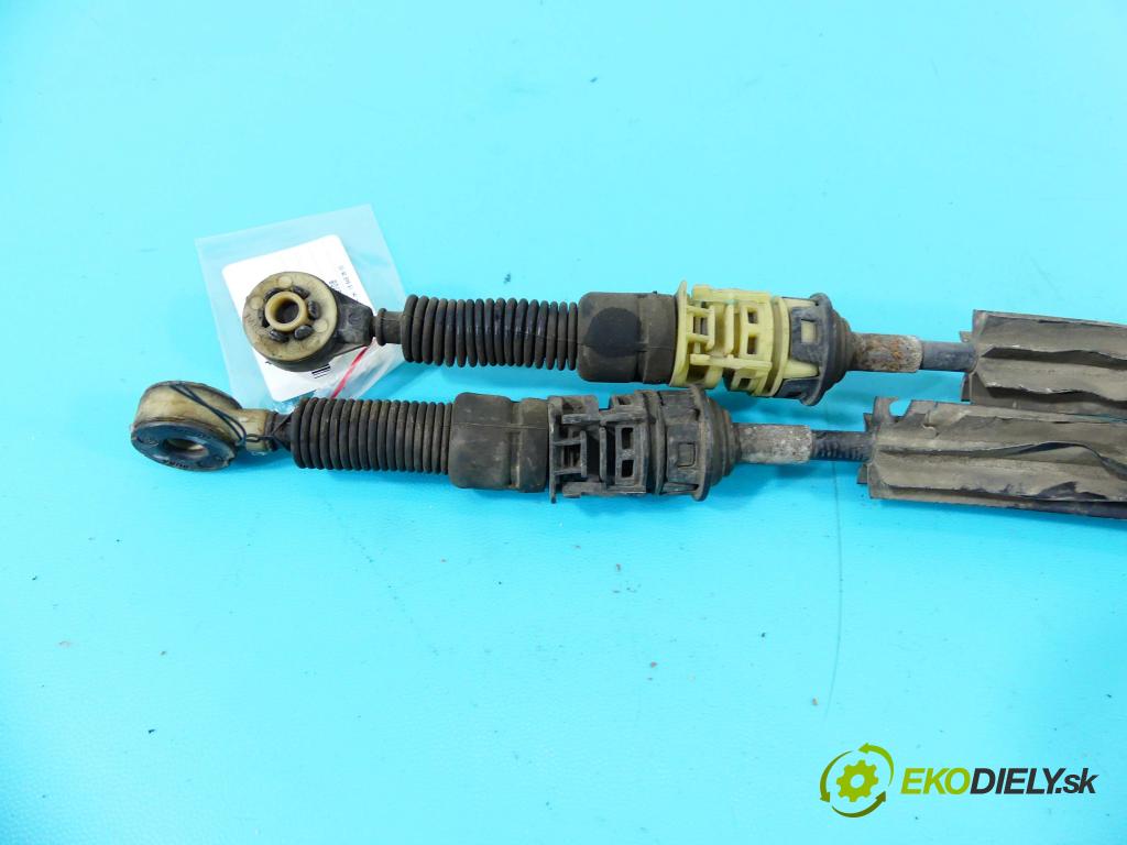 Renault Fluence 1.6 16V 110 HP manual 81 kW 1598 cm3 4- Páka: Změny: stupeň,rýchlosť 8200779125 (Rýchlostné páky / kulisy)