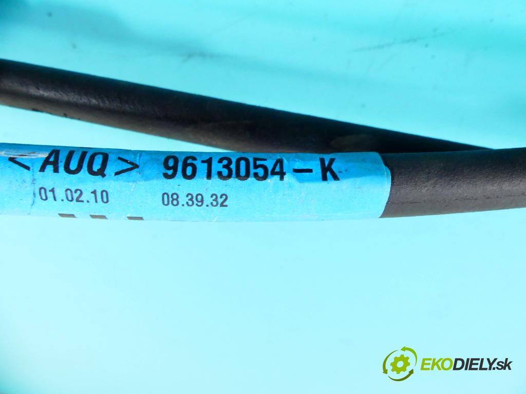 Renault Fluence 1.6 16V 110 HP manual 81 kW 1598 cm3 4- Páka: Změny: stupeň,rýchlosť 8200779125 (Rýchlostné páky / kulisy)