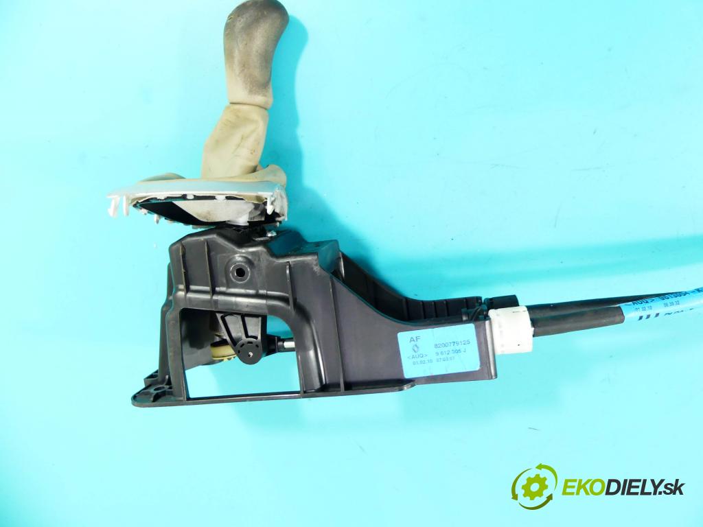 Renault Fluence 1.6 16V 110 HP manual 81 kW 1598 cm3 4- Páka: Změny: stupeň,rýchlosť 8200779125 (Rýchlostné páky / kulisy)