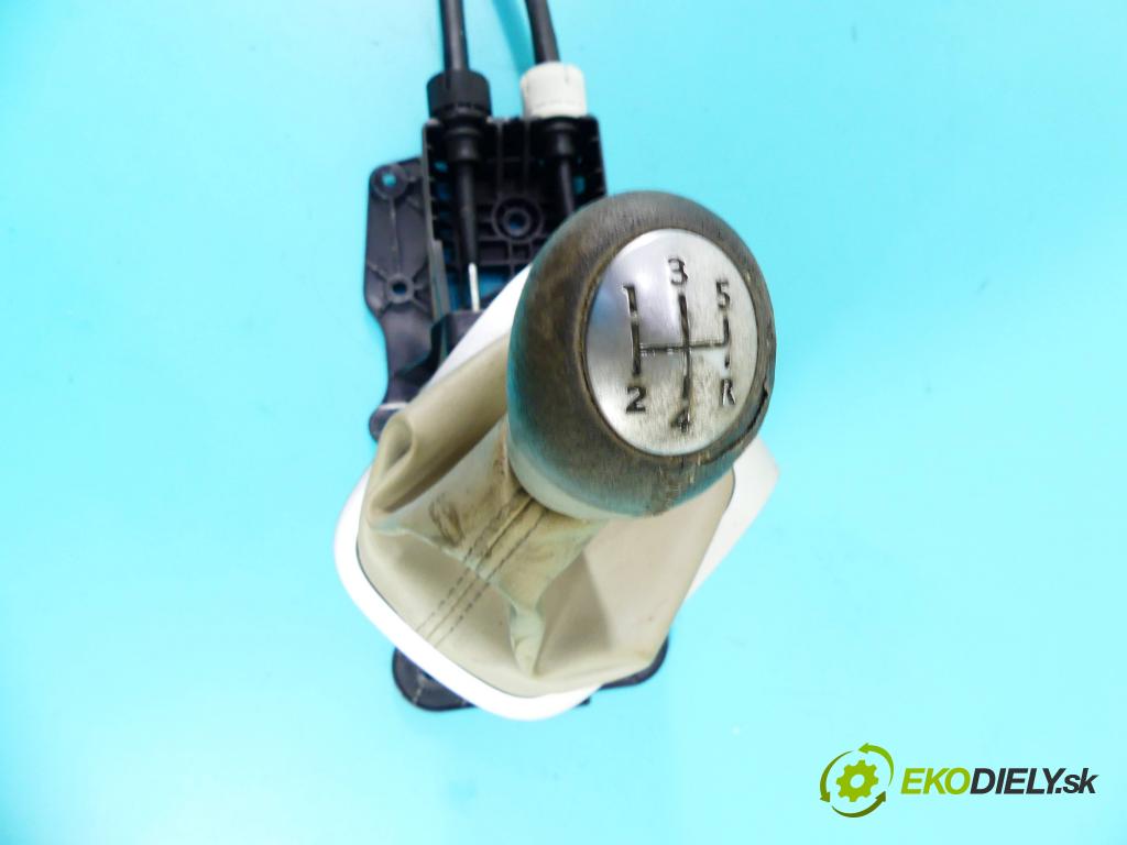 Renault Fluence 1.6 16V 110 HP manual 81 kW 1598 cm3 4- Páka: Změny: stupeň,rýchlosť 8200779125 (Rýchlostné páky / kulisy)