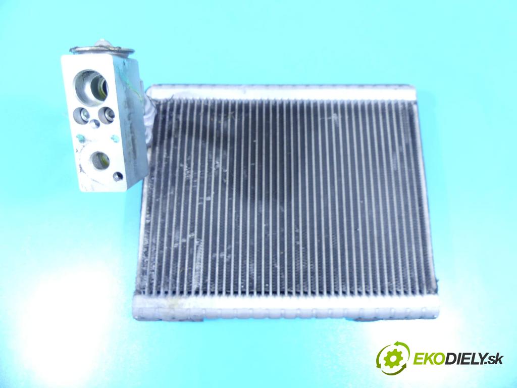 Dacia Dokker 2012- 1.6 8v 82 hp manual 60,5 kW 1598 cm3 5- radiátor  (Radiátory topení)