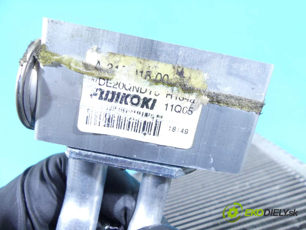 Dacia Dokker 2012- 1.6 8v 82 hp manual 60,5 kW 1598 cm3 5- radiátor  (Radiátory topení)