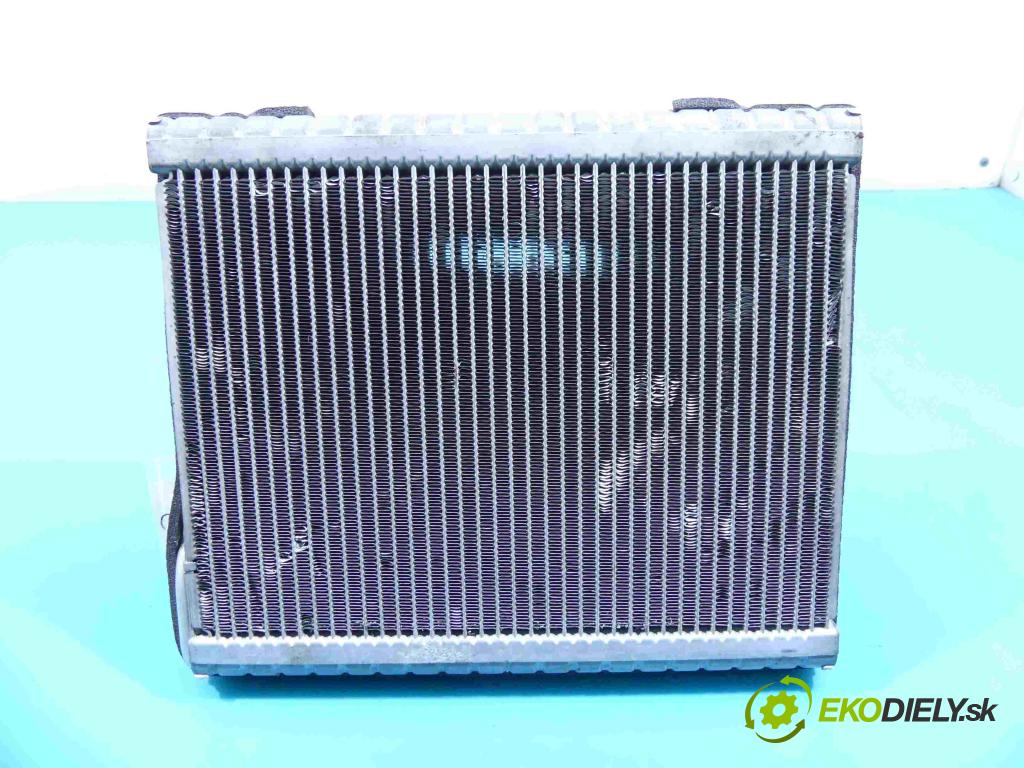 Dacia Dokker 2012- 1.6 8v 82 hp manual 60,5 kW 1598 cm3 5- radiátor  (Radiátory topení)