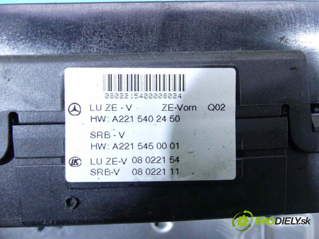 Mercedes S W221 2005-2013 3.0 cdi 235 hp automatic 173 kW 2987 cm3 4- skříňka pojistková A2215402450 (Pojistkové skříňky)
