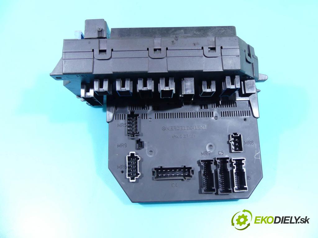 Mercedes S W221 2005-2013 3.0 cdi 235 hp automatic 173 kW 2987 cm3 4- skříňka pojistková A2215402450 (Pojistkové skříňky)