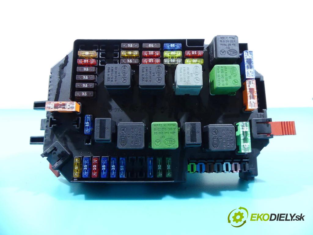 Mercedes S W221 2005-2013 3.0 cdi 235 hp automatic 173 kW 2987 cm3 4- skříňka pojistková A2215402450 (Pojistkové skříňky)