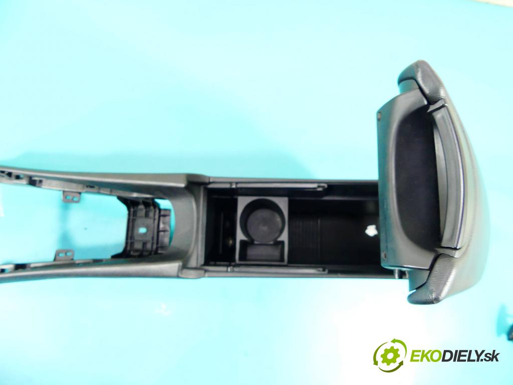 Toyota Avensis III T27 2009-2018 2.2 d4d 150 HP manual 110 kW 2231 cm3 4- operadlo 58856-05010 (Lakťové opierky)