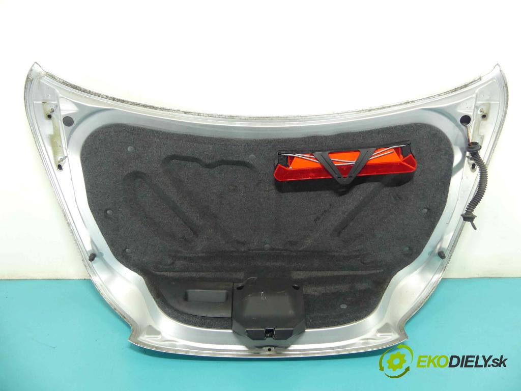 Jaguar X-type 2.0d 131 hp manual 96 kW 1998 cm3 4- zadní kufrové dveře  (Zadní kapoty)