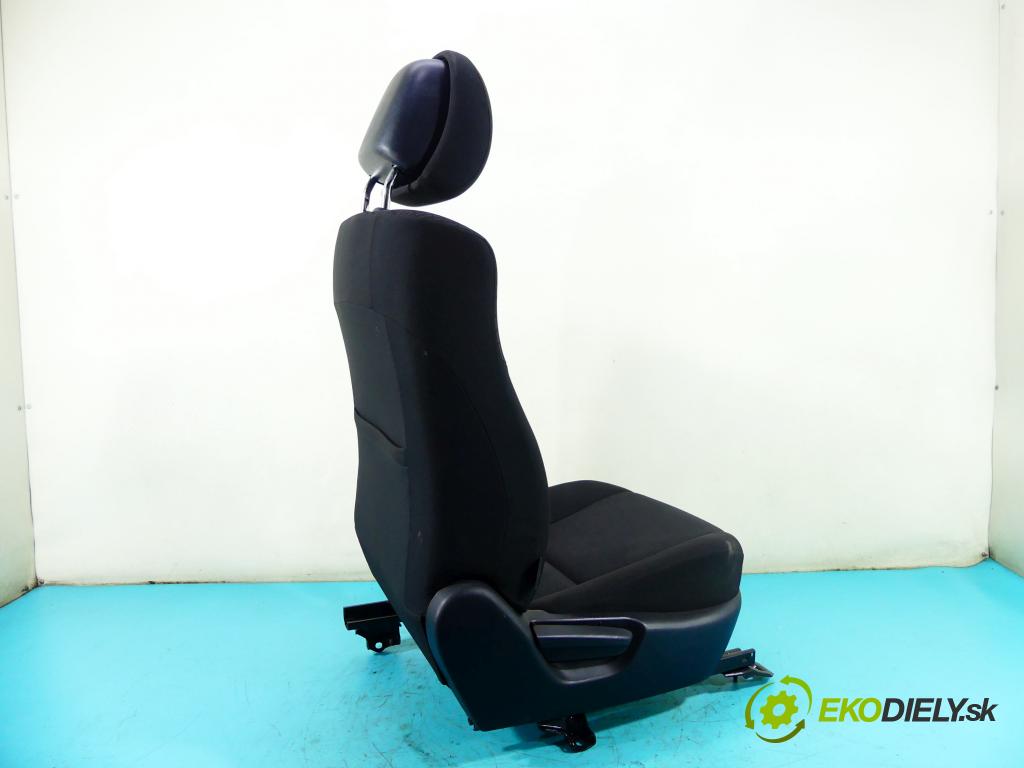 Toyota Avensis III T27 2009-2018 2.2 d4d 150 HP manual 110 kW 2231 cm3 4- Sedačka pravý  (Sedačky, sedadlá)