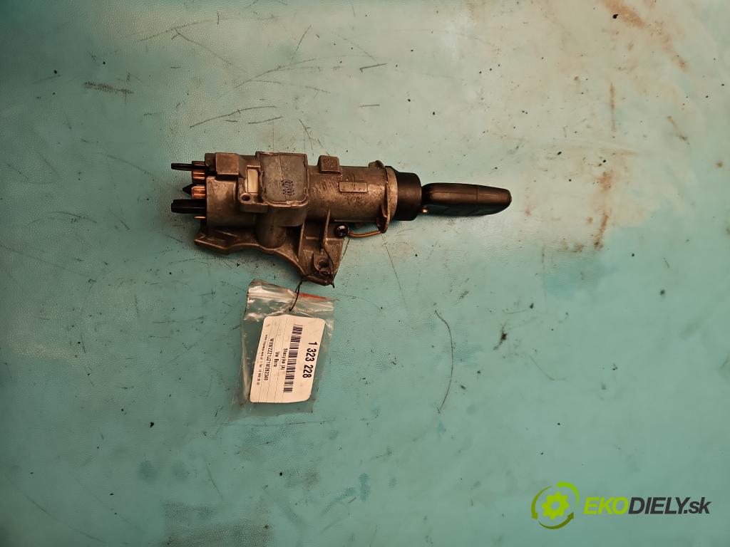 Vw Bora 1.9 tdi 116 HP manual 85 kW 1896 cm3 5- Spínačka 4B0905851C (Spínacie skrinky a kľúče)