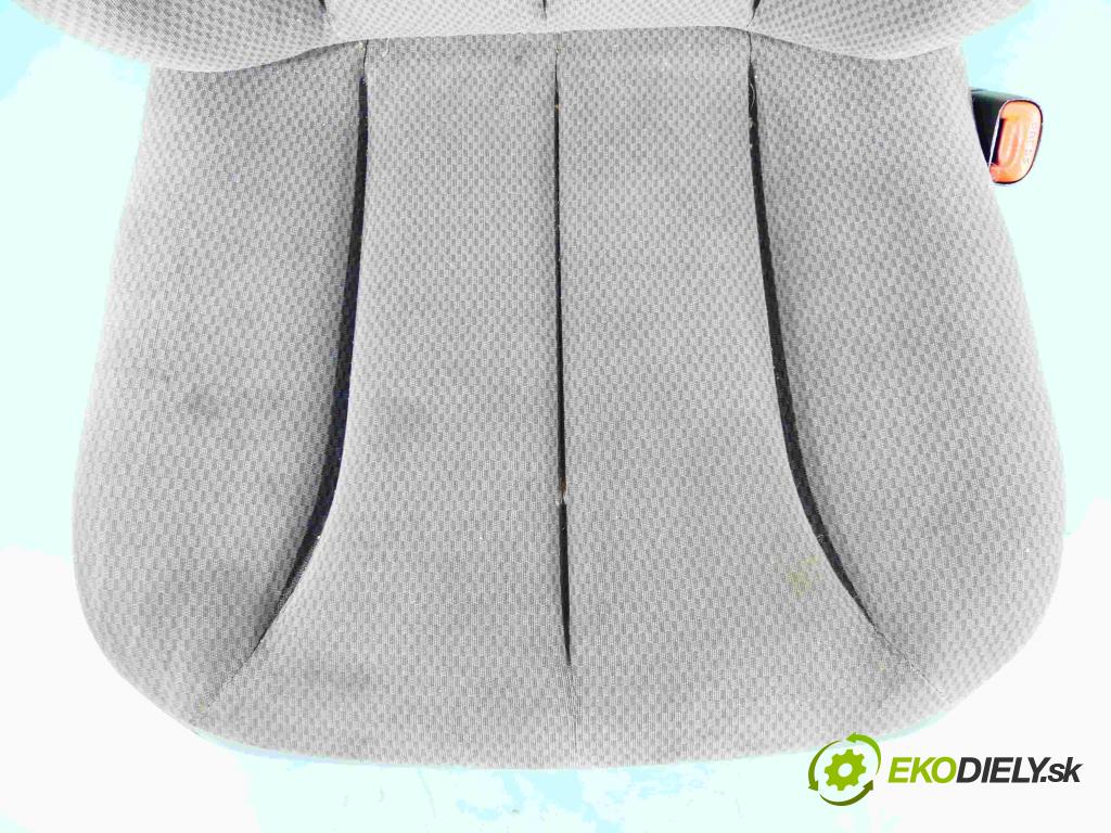 Chrysler Voyager IV 2000-2007 2.8 crd: 150 HP automatic 110 kW 2776 cm3 5- Sedačka pravý  (Sedačky, sedadlá)