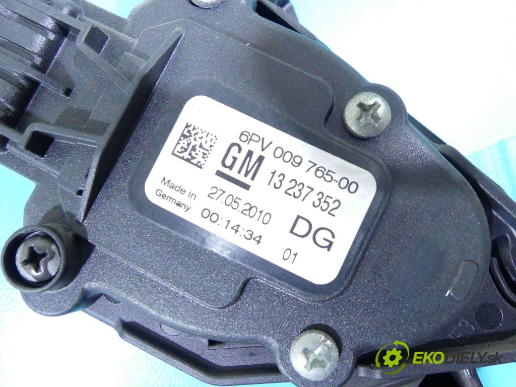 Opel Insignia A 2008-2017 2.0 cdti 160 HP manual 118 kW 1956 cm3 5- pedále 13237352 (Pedále)