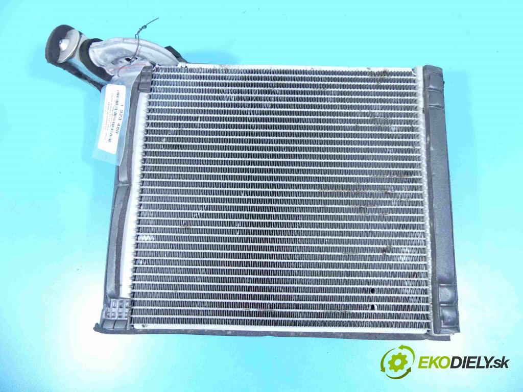 Toyota Avensis III T27 2009-2018 2.2 d4d 150 hp manual 110 kW 2231 cm3 4- radiátor 447500-3070 (Radiátory topení)