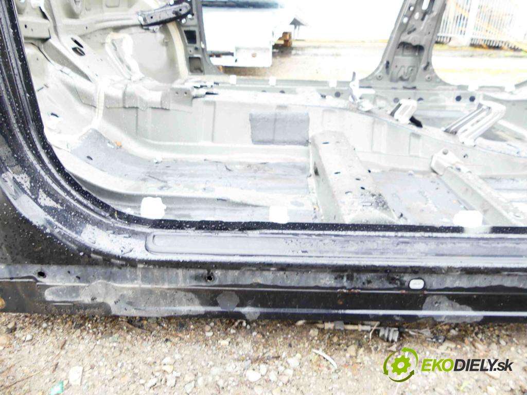 Toyota Avensis III T27 2009-2018 2.2 d4d 150 hp manual 110 kW 2231 cm3 4- práh levý  (Ostatní)