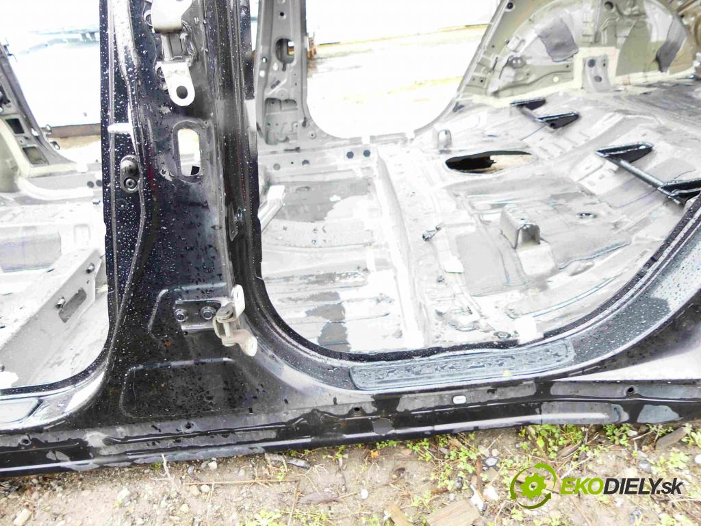 Toyota Avensis III T27 2009-2018 2.2 d4d 150 hp manual 110 kW 2231 cm3 4- práh levý  (Ostatní)