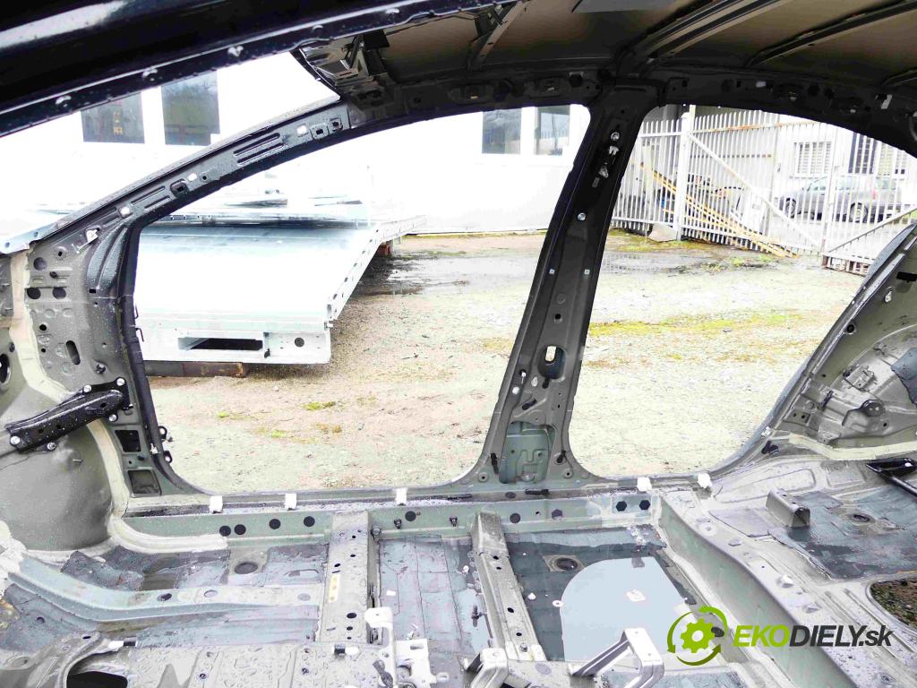 Toyota Avensis III T27 2009-2018 2.2 d4d 150 hp manual 110 kW 2231 cm3 4- práh pravý  (Ostatní)