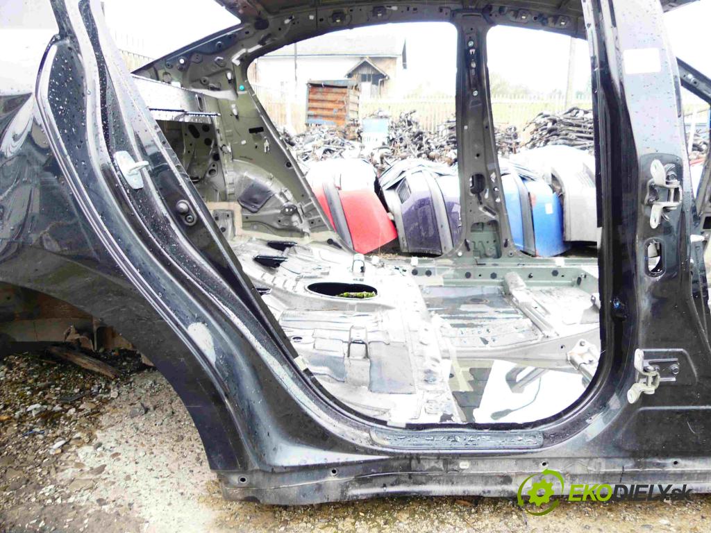 Toyota Avensis III T27 2009-2018 2.2 d4d 150 hp manual 110 kW 2231 cm3 4- práh pravý  (Ostatní)