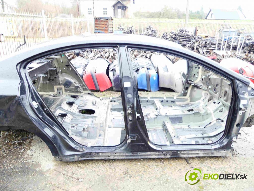 Toyota Avensis III T27 2009-2018 2.2 d4d 150 hp manual 110 kW 2231 cm3 4- práh pravý  (Ostatní)