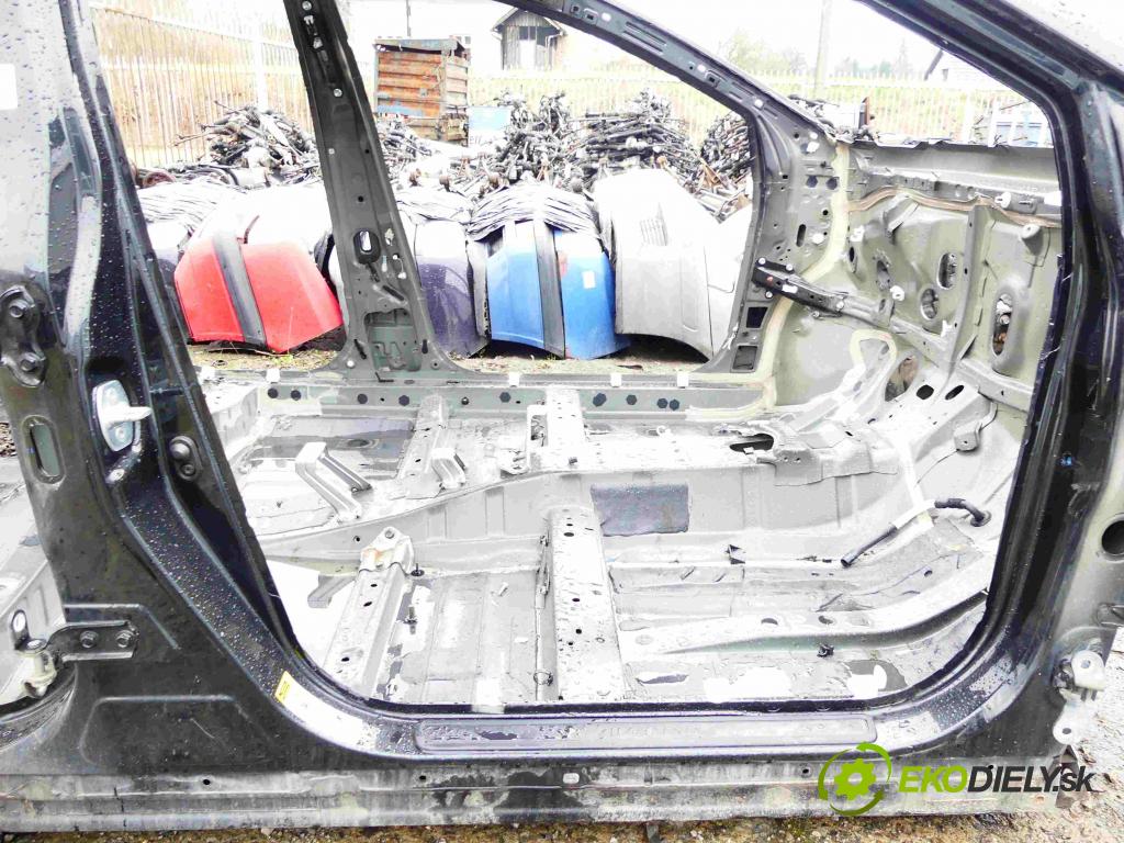 Toyota Avensis III T27 2009-2018 2.2 d4d 150 hp manual 110 kW 2231 cm3 4- práh pravý  (Ostatní)