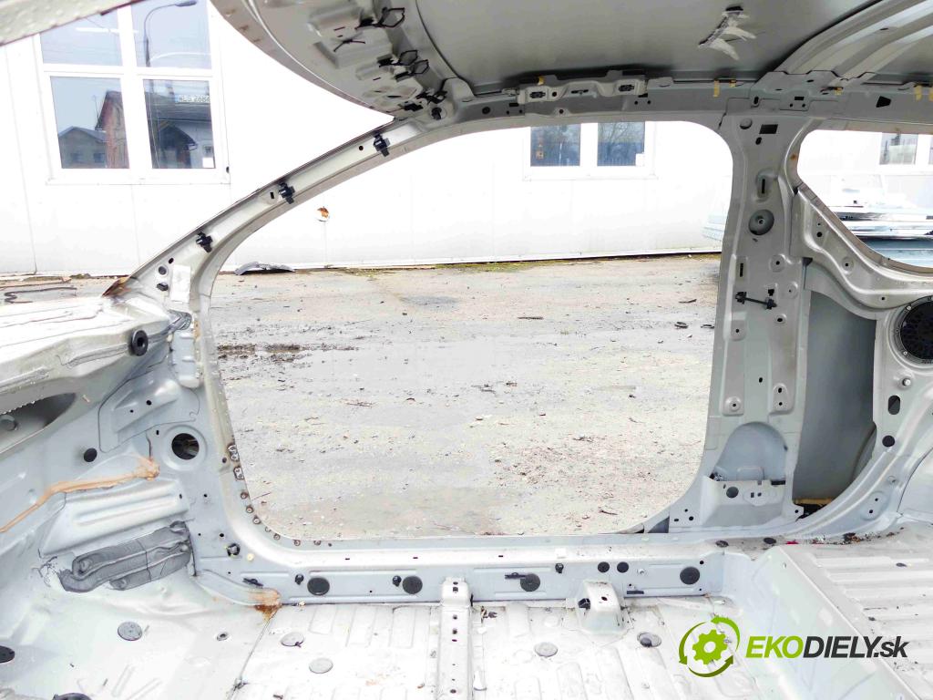 Citroen DS3 2010-2016 1.6 hdi 92 hp manual 68 kW 1560 cm3 3- práh pravý  (Ostatní)