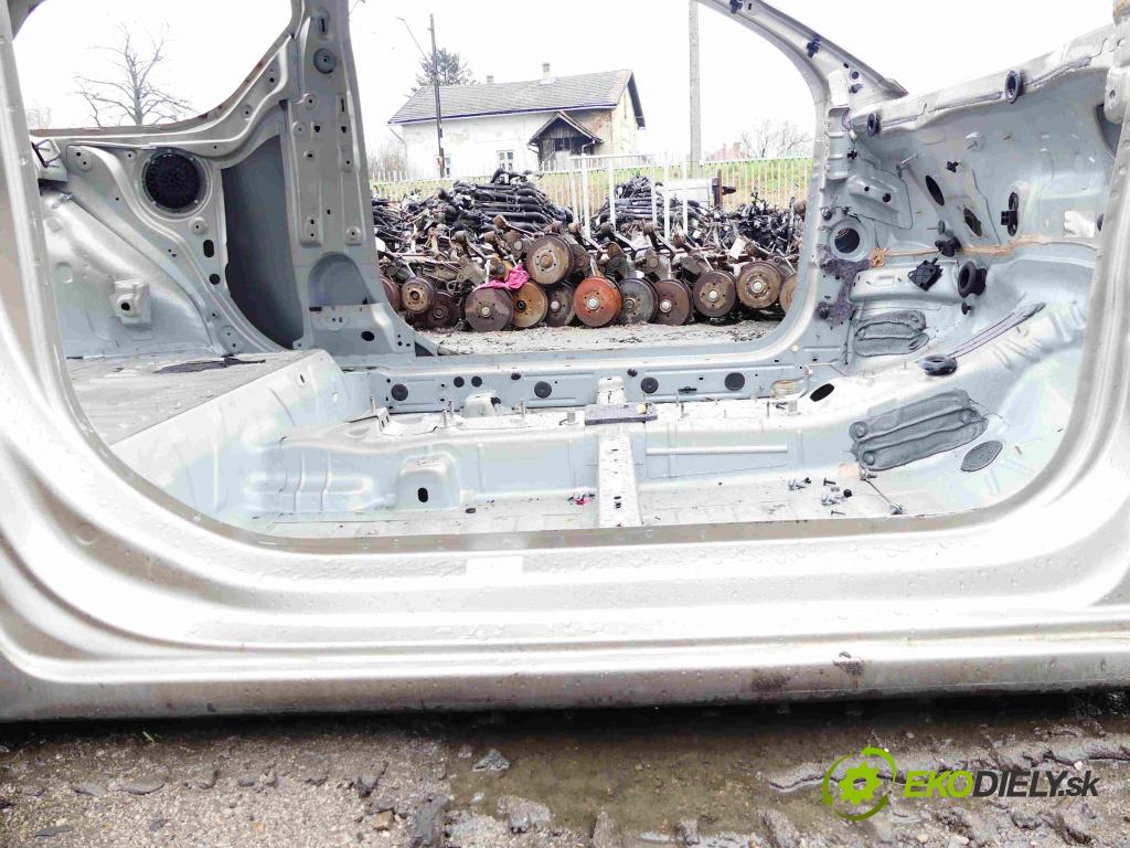 Citroen DS3 2010-2016 1.6 hdi 92 hp manual 68 kW 1560 cm3 3- práh pravý  (Ostatní)