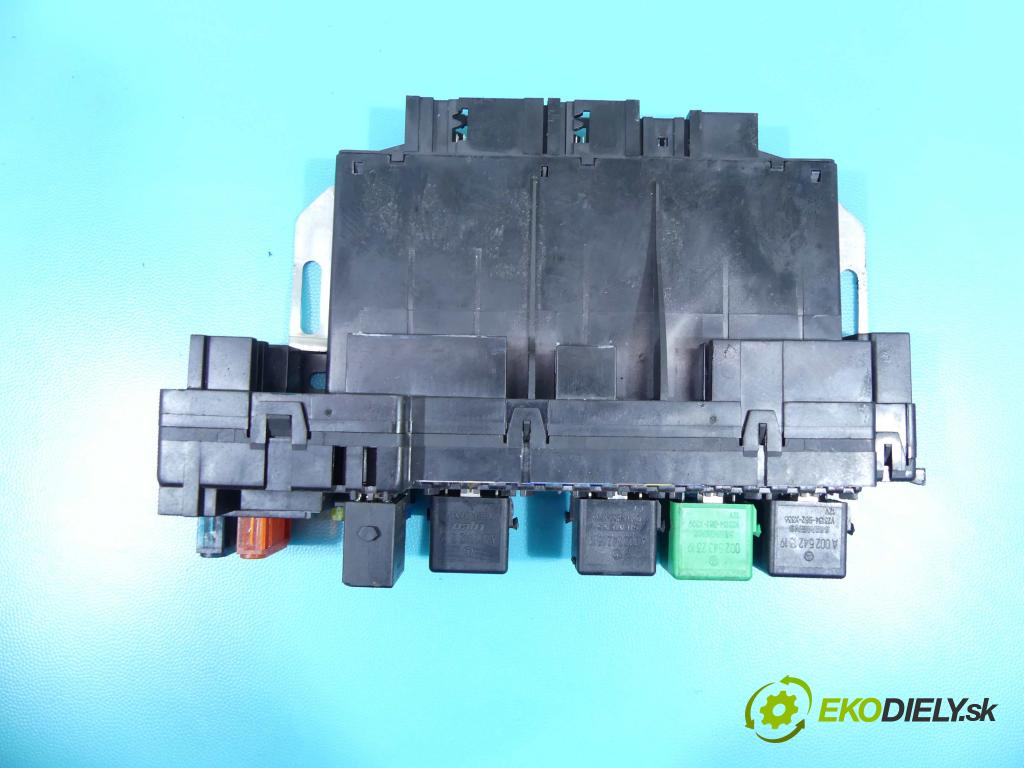 Mercedes S W220 1998-2005 3.2 cdi 197KM automatic 145 kW 3222 cm3 4- skříňka pojistková A0265455332 (Pojistkové skříňky)