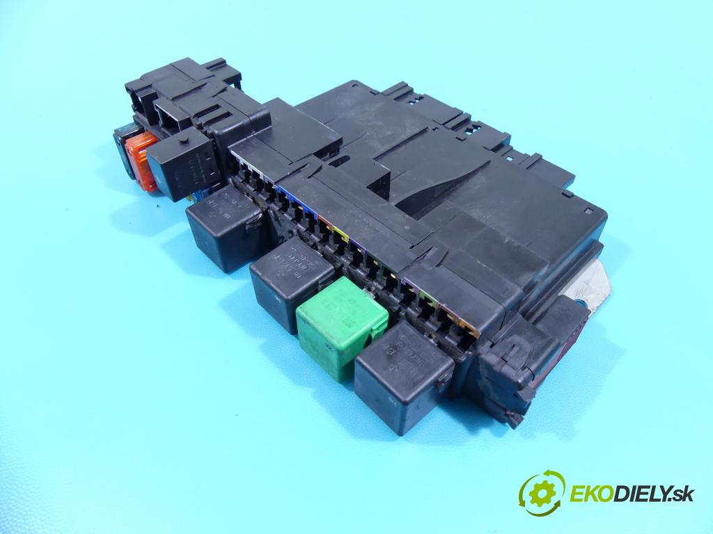 Mercedes S W220 1998-2005 3.2 cdi 197KM automatic 145 kW 3222 cm3 4- skříňka pojistková A0265455332 (Pojistkové skříňky)