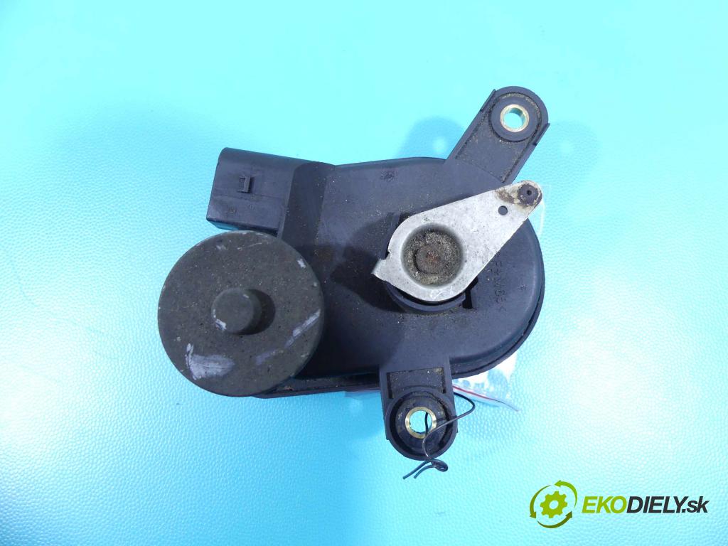 Mercedes S W220 1998-2005 3.2 cdi 197KM automatic 145 kW 3222 cm3 4- Ovladač: klapky: kolektora: A6131500494 (Ostatní)