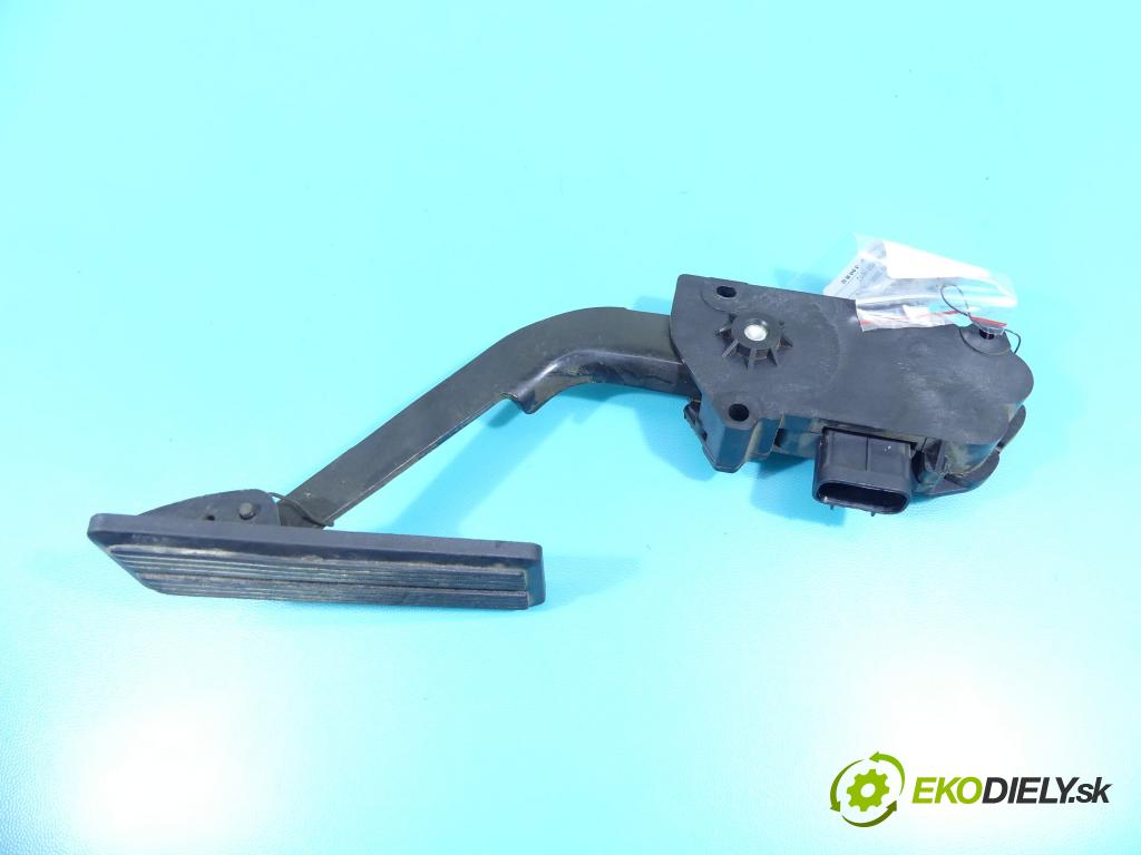 Chrysler Voyager IV 2000-2007 2.8 crd: 150 HP automatic 110 kW 2776 cm3 5- pedále 04861650AB (Pedále)