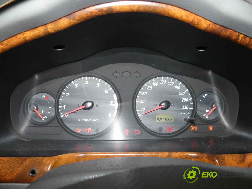 Hyundai Santa Fe 2000-2006 2.4 16v 145 hp manual 107 kW 2351 cm3 5- Přístrojová deska 200106206980-1080 (Přístrojové desky, displeje)