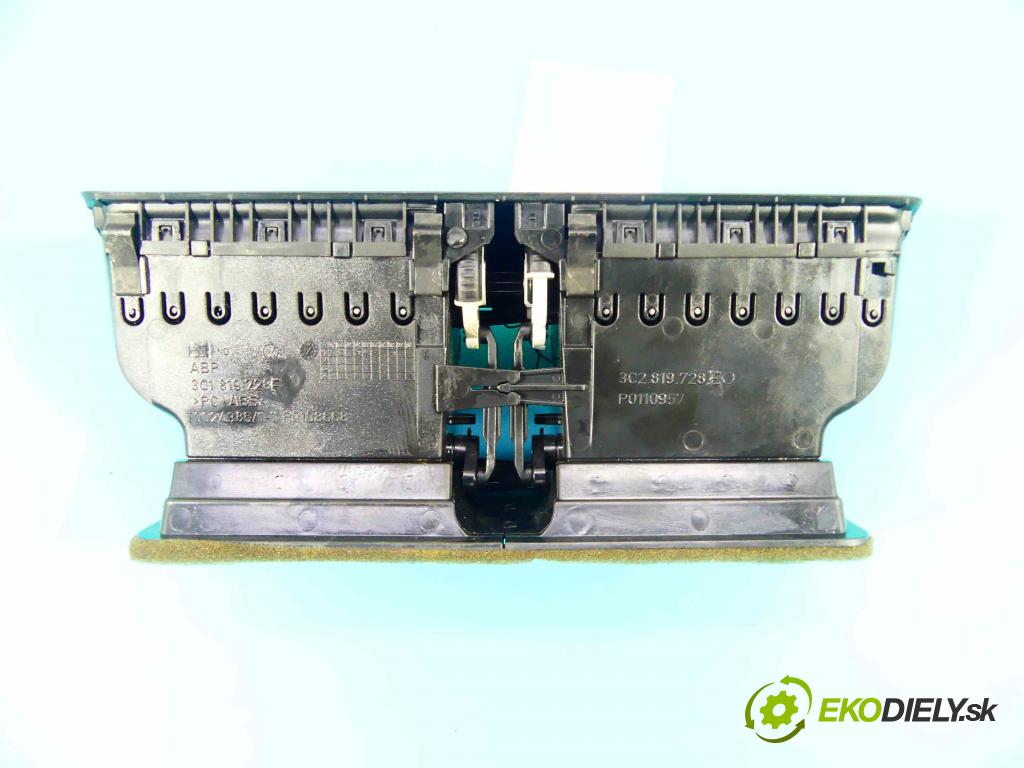 Vw Passat CC 2008-2016 2.0 TSI 200 HP automatic 147 kW 2000 cm3 4- Mřížka: kúrenia stredová 3C1819728 (Mriežky kúrenia (fukáre))