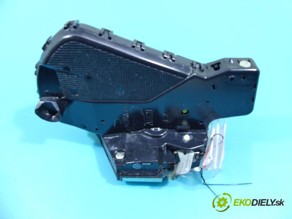 Toyota Rav4 III 2005-2012 2.4 VVTI 156 hp automatic 115 kW 2362 cm3 5- zámek kufrových dveří zadní 71112136